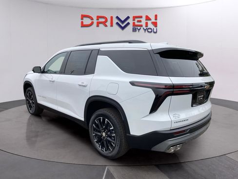 New 2026 Chevrolet Traverse LT w/ Sun and Wheel Package image 3