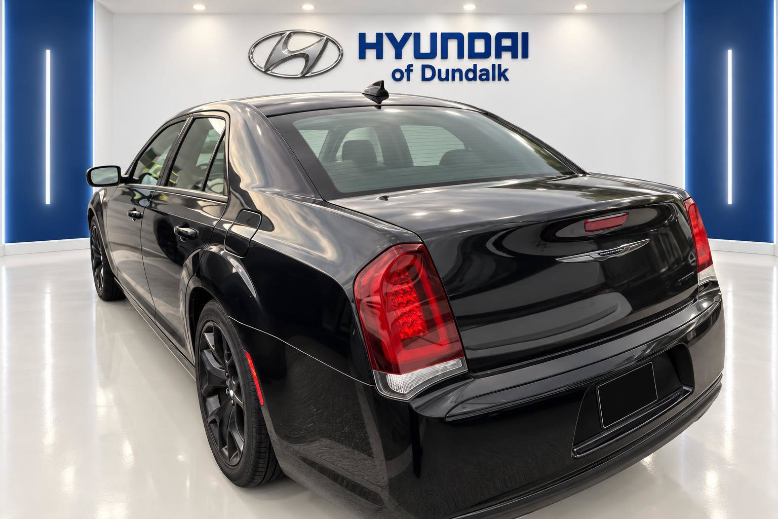 Used 2021 Chrysler 300 S RWD image 2