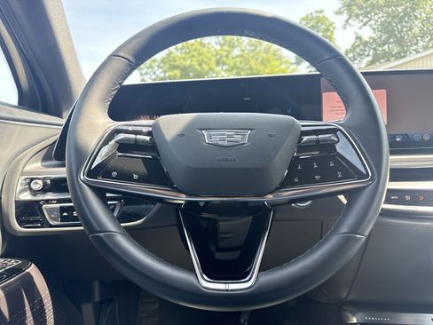 Used 2024 Cadillac Lyriq Tech RWD image 25
