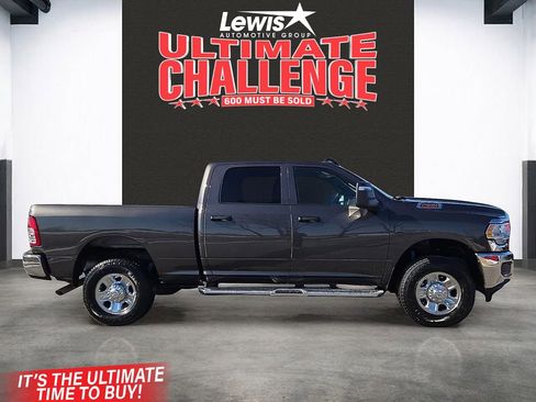 Used 2024 RAM 2500 Tradesman w/ Chrome Appearance Group image 5