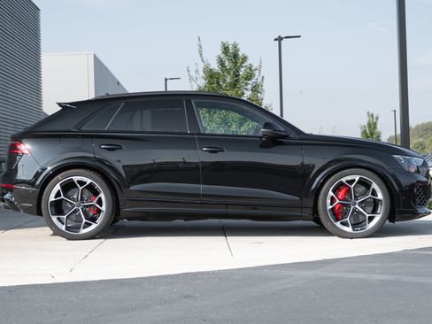 New 2026 Audi RS Q8 performance image 3