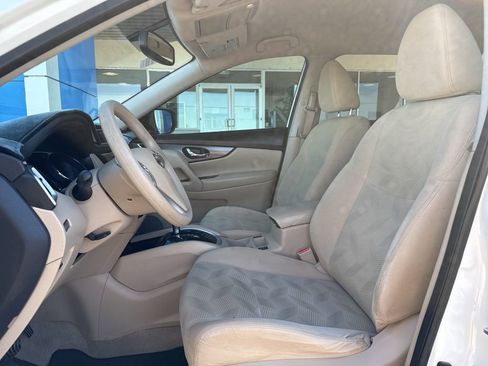 Used 2015 Nissan Rogue SV w/ SV Premium Package image 15