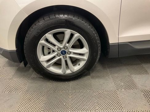 Used 2019 Ford Edge SEL w/ Equipment Group 201A AWD/4WD image 9