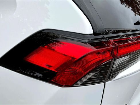 Certified 2025 Toyota RAV4 LE image 25