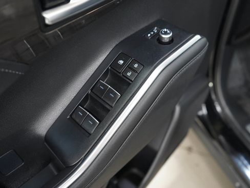 Used 2024 Toyota Highlander Limited AWD/4WD image 20