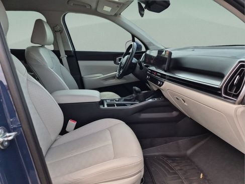 Certified 2025 Kia Sorento S FWD image 21