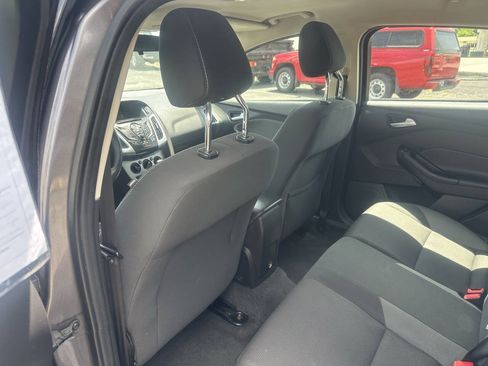 Used 2012 Ford Focus SE FWD image 22