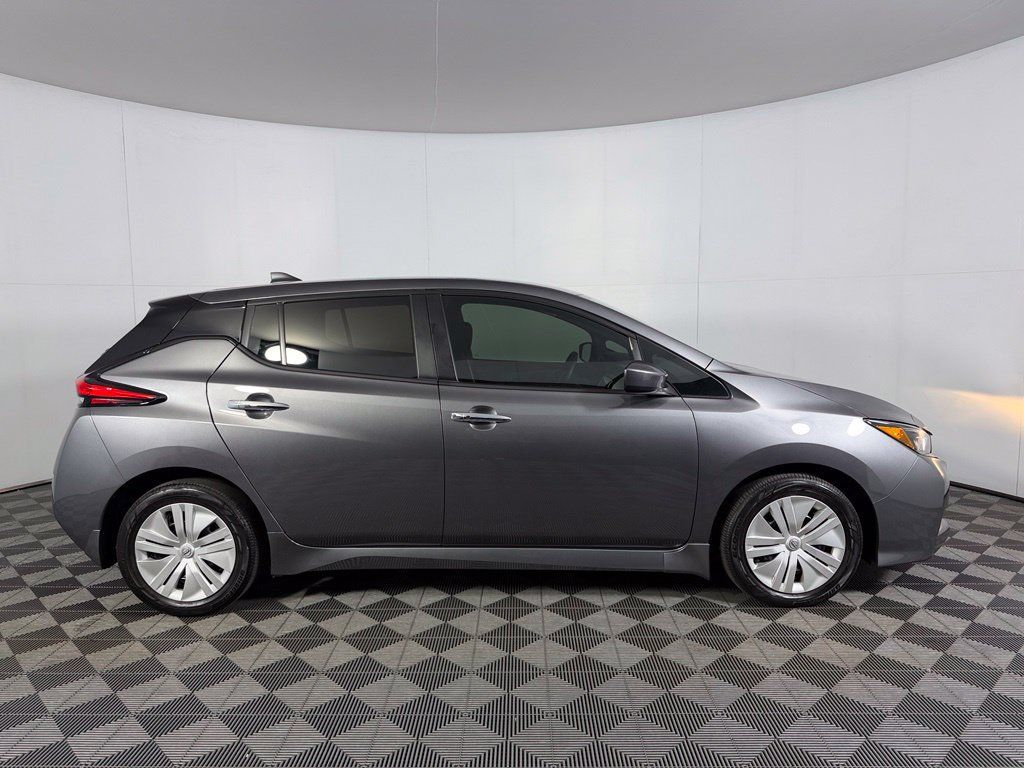 Used 2025 Nissan Leaf S FWD image 7