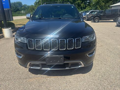 Used 2018 Jeep Grand Cherokee Limited AWD/4WD image 3