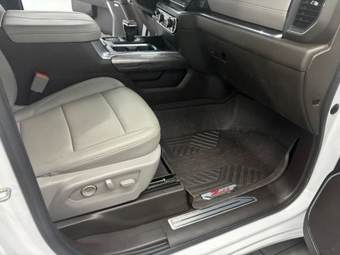 Used 2023 Chevrolet Silverado 1500 LTZ AWD/4WD image 45