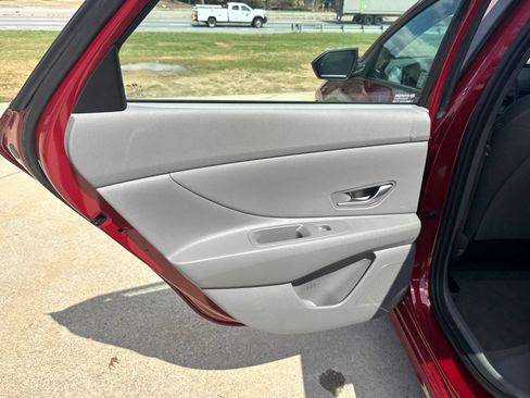Used 2025 Hyundai Elantra Sport FWD image 21