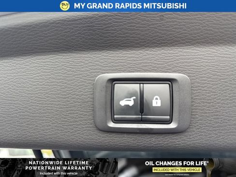 New 2026 Mitsubishi Outlander SE AWD/4WD image 13
