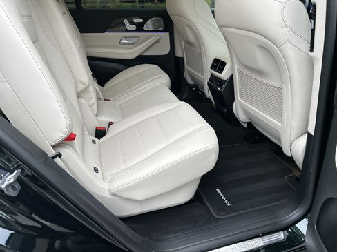 Certified 2025 Mercedes-Benz GLS 580 4MATIC image 47