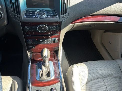 Used 2011 INFINITI G37 Journey w/ Premium Pkg image 28