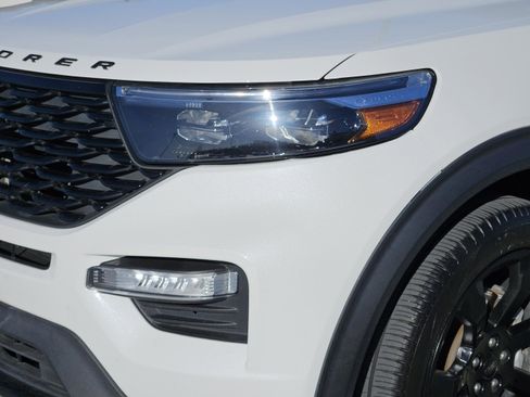 Used 2023 Ford Explorer ST-Line w/ Class IV Trailer Tow Package RWD image 9