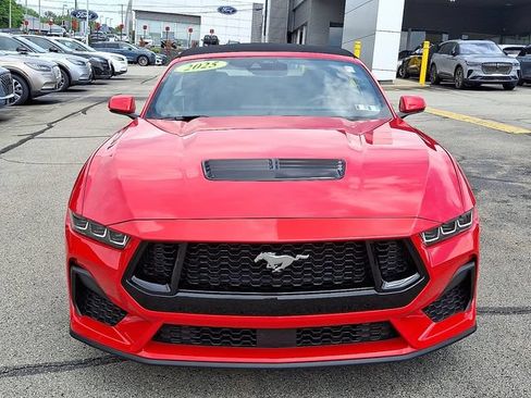 Used 2025 Ford Mustang GT Premium RWD image 3