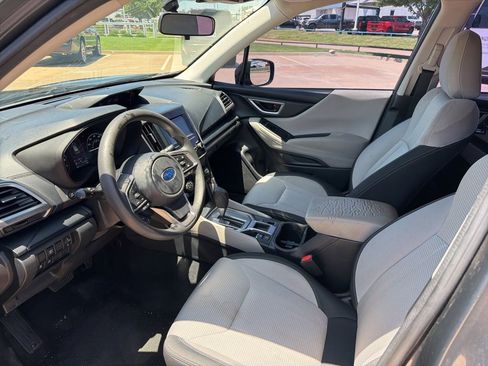 Used 2023 Subaru Forester AWD/4WD image 8