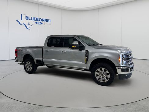 Used 2023 Ford F350 Lariat w/ Lariat Ultimate Package AWD/4WD image 2