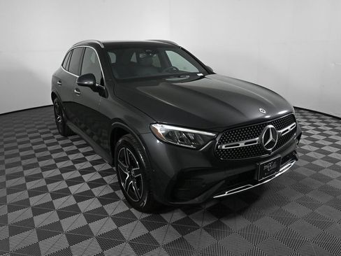 Used 2025 Mercedes-Benz GLC 300 4MATIC image 24