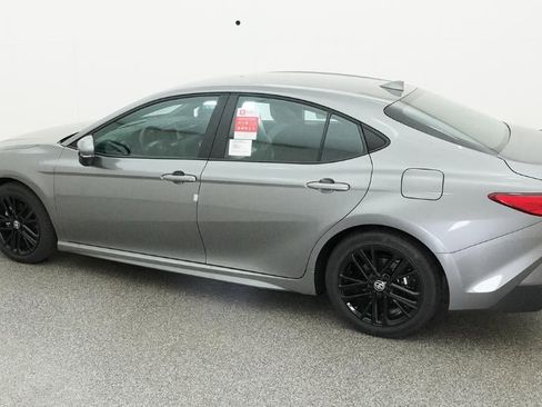 New 2026 Toyota Camry SE FWD image 4