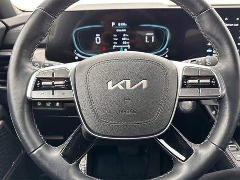 Used 2025 Kia Telluride AWD image 23
