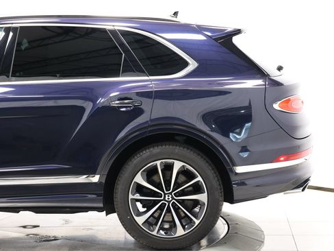 Used 2021 Bentley Bentayga AWD/4WD image 9