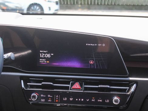 Used 2025 Kia Niro EX FWD image 18