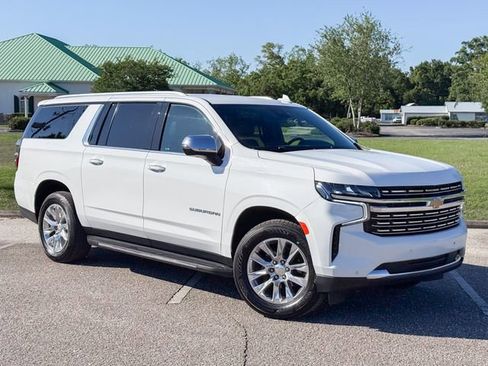 Used 2023 Chevrolet Suburban Premier RWD image 2