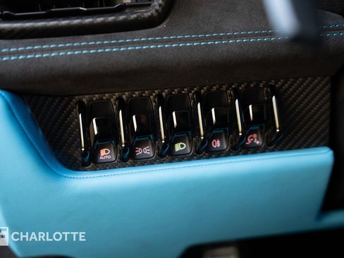 Used 2024 Lamborghini Huracan Tecnica image 24