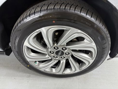 Used 2023 Lincoln Navigator Reserve image 11