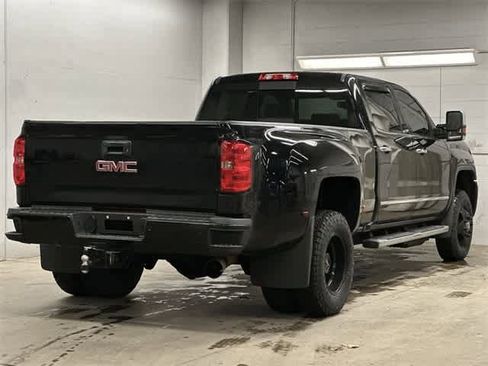 Used 2019 GMC Sierra 3500 Denali image 24