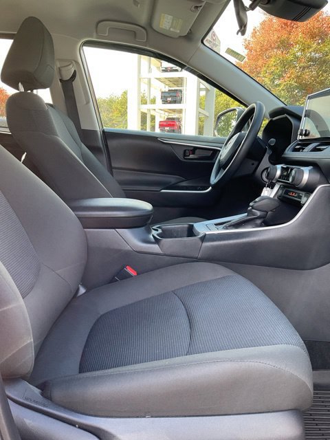 Used 2025 Toyota RAV4 LE FWD image 18