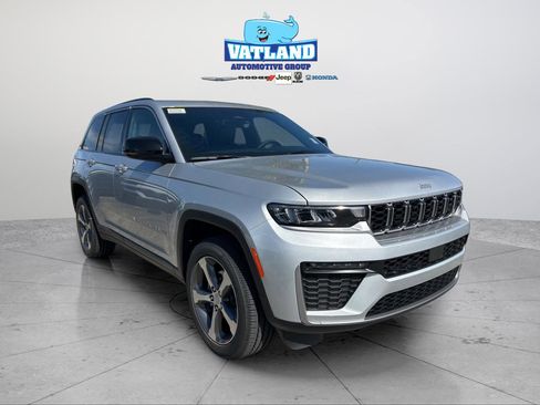 New 2026 Jeep Grand Cherokee Limited RWD image 32