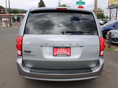 Used 2015 Dodge Grand Caravan SE w/ Quick Order Package 29E SE FWD image 5