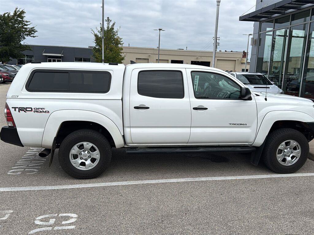 Used 2015 Toyota Tacoma 4x4 Double Cab w/ TRD Off-Road Package image 18
