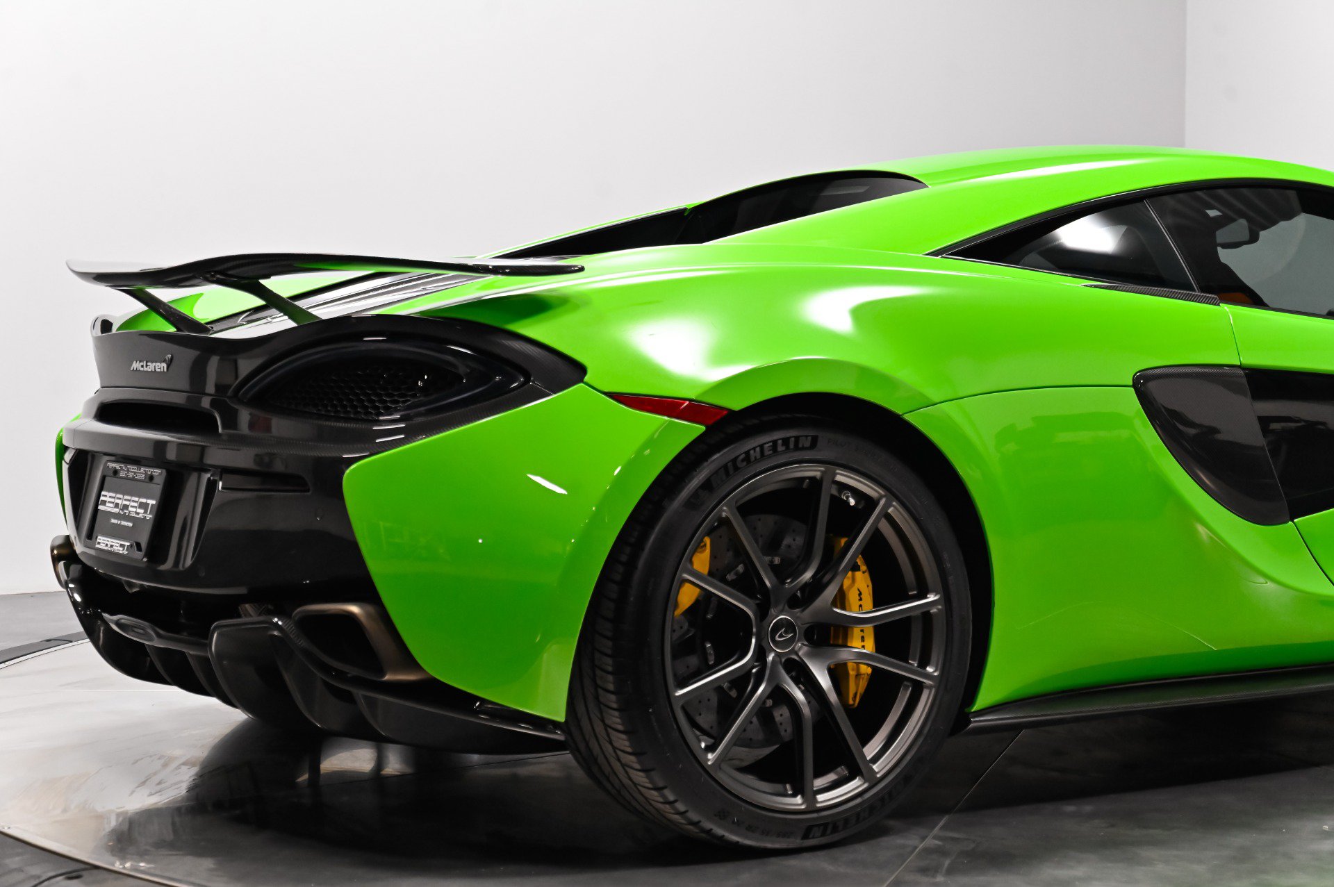 Used 2016 McLaren 570S Coupe RWD image 48