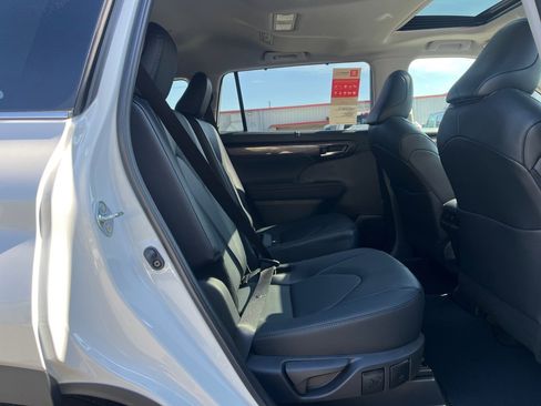 New 2026 Toyota Highlander Limited AWD/4WD image 27