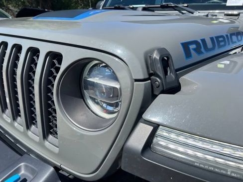 Used 2022 Jeep Wrangler Unlimited Rubicon 4xe w/ Cold Weather Group AWD/4WD image 10