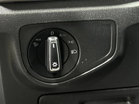 Used 2022 Volkswagen Atlas SE FWD image 24