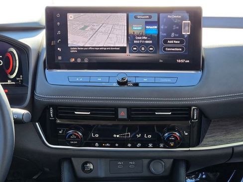 Used 2025 Nissan Rogue Platinum image 17