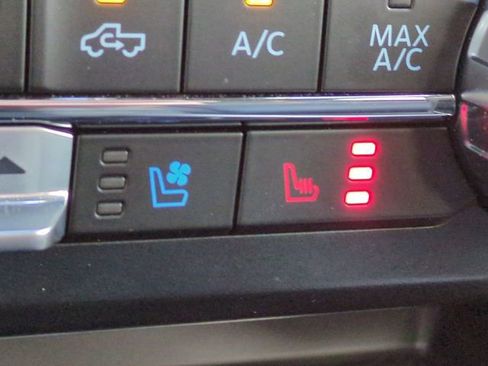 Used 2024 Ford F250 Platinum w/ FX4 Off-Road Package image 24