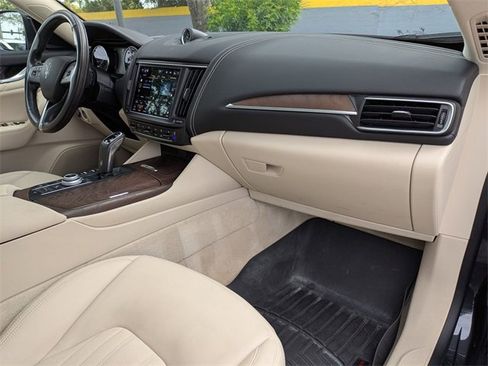 Used 2022 Maserati Levante GT image 28