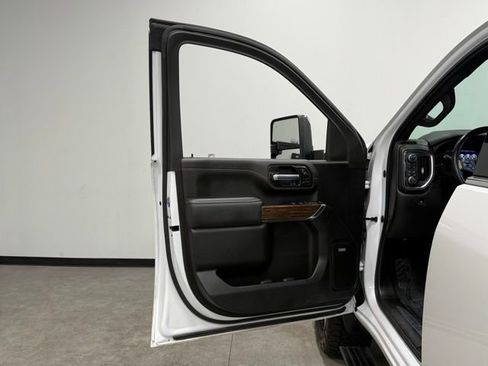 Used 2022 Chevrolet Silverado 2500 High Country w/ Z71 Off-Road Package image 14