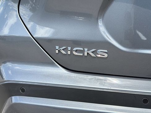 Used 2023 Nissan Kicks S FWD image 11