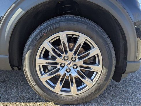 New 2025 Ford Explorer Active w/ Active Comfort Package image 9