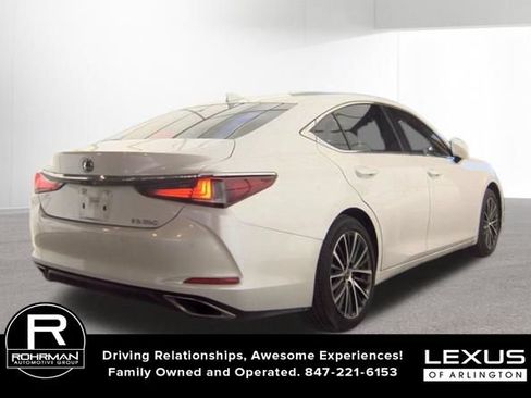 Used 2025 Lexus ES 350 w/ Premium Package FWD image 2