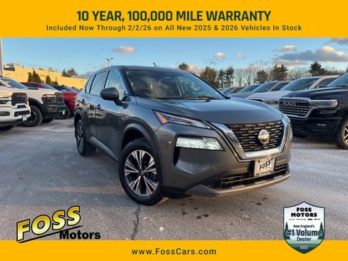 Used 2021 Nissan Rogue SV image 1