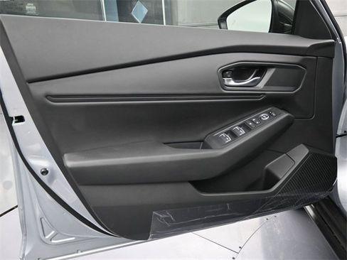 New 2025 Honda Accord SE image 3