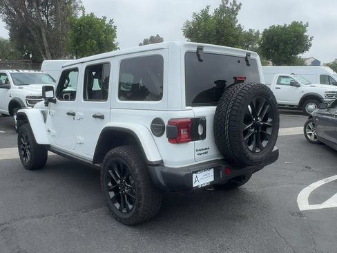 Used 2025 Jeep Wrangler Unlimited Sahara AWD/4WD image 3