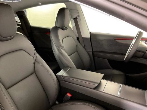 Used 2026 Tesla Model Y Long Range RWD image 6